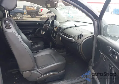 2010 Volkswagen New Beetle 2.5L from USA, damaged, VIN 3VWPW3AG9AM019765